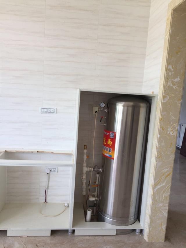 無(wú)塔供水器壓力罐與增壓泵在解決水壓不足問(wèn)題上的優(yōu)劣盤點(diǎn)