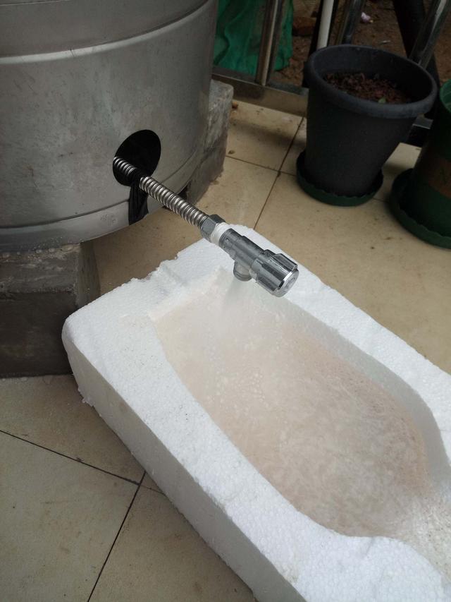 農(nóng)村自建小院壓力罐供水安裝過程