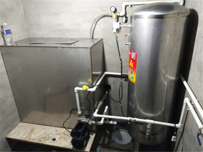 狀元雨無塔供水器水箱安裝實拍