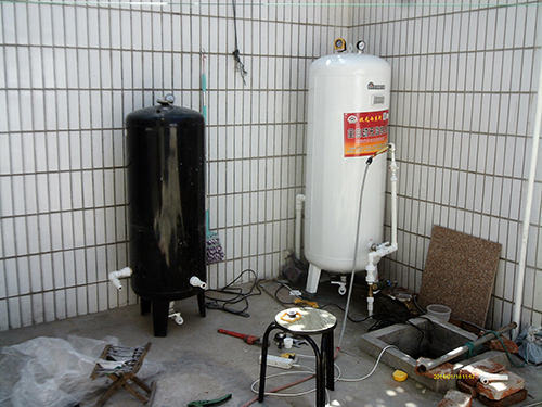 壓力罐容量小導(dǎo)致水泵啟動(dòng)頻繁，可以?xún)膳_(tái)壓力罐并聯(lián)嗎？